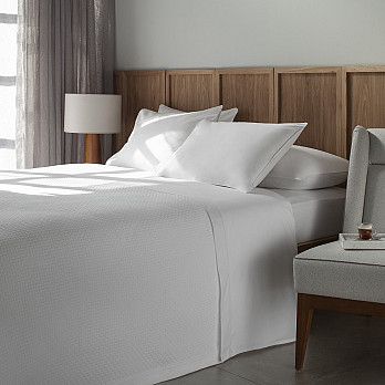 Colcha In Design Hotel Buddemeyer com Viés - Branca